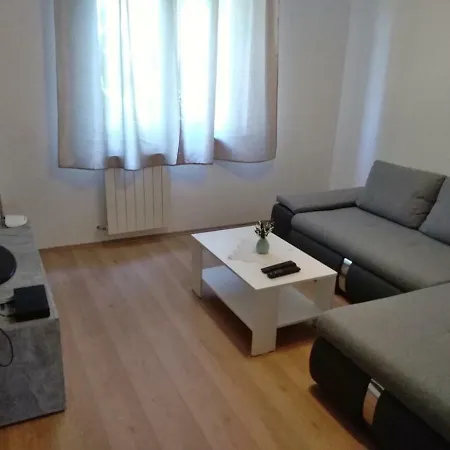 Hrelja Near The 아파트 로브란